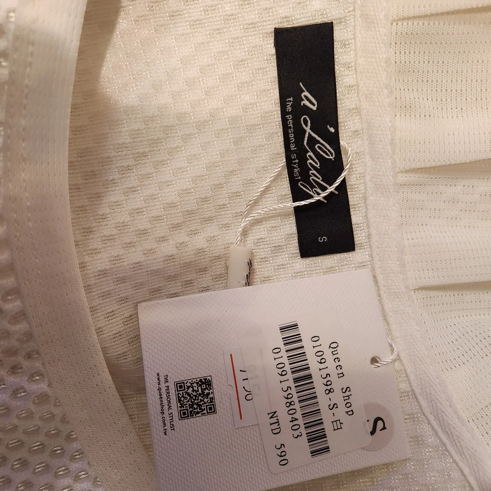 A Lady New Blouse Size Small